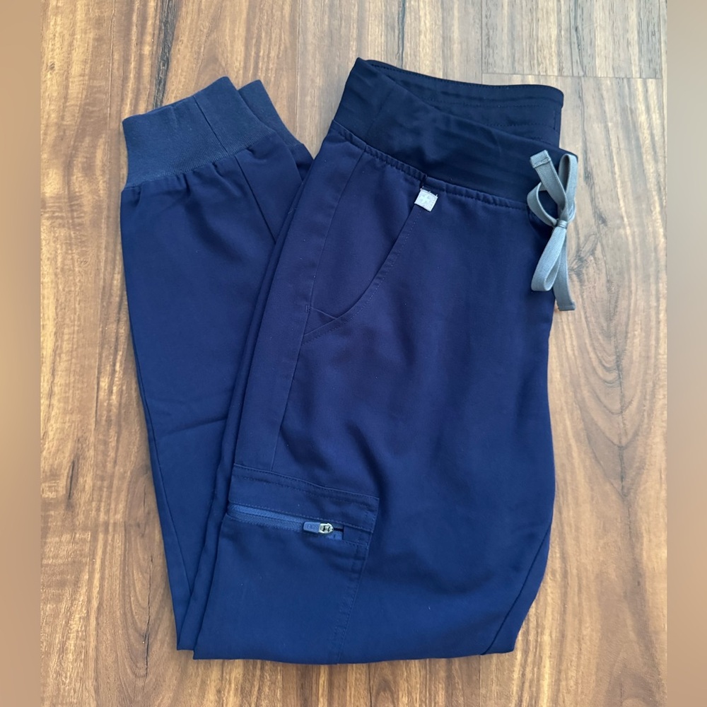 Figs Women's Navy Blue Joggers